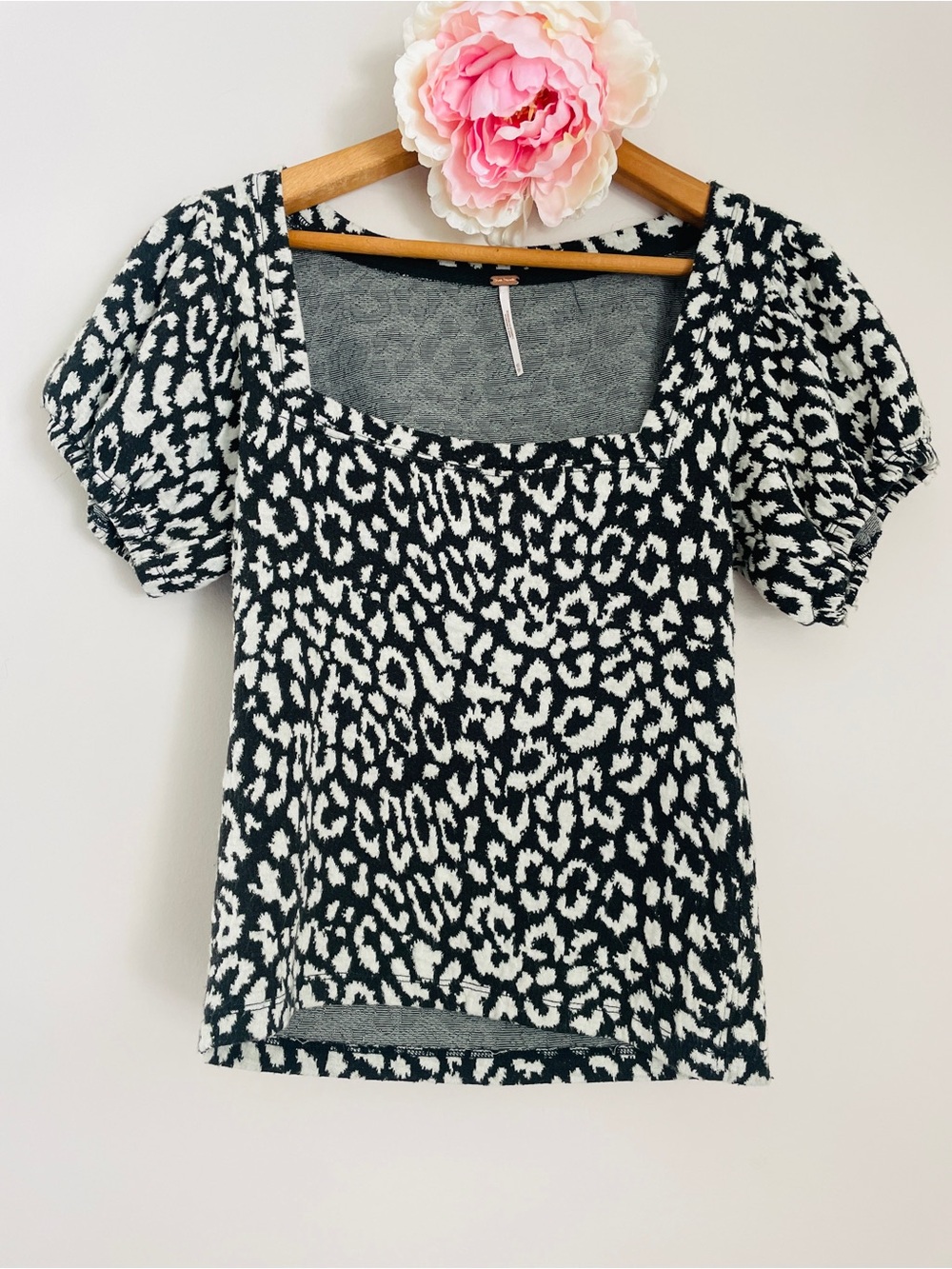 Free People Black White Leopard Print Square Neck Puff Sleeve Top XS No Type Tee